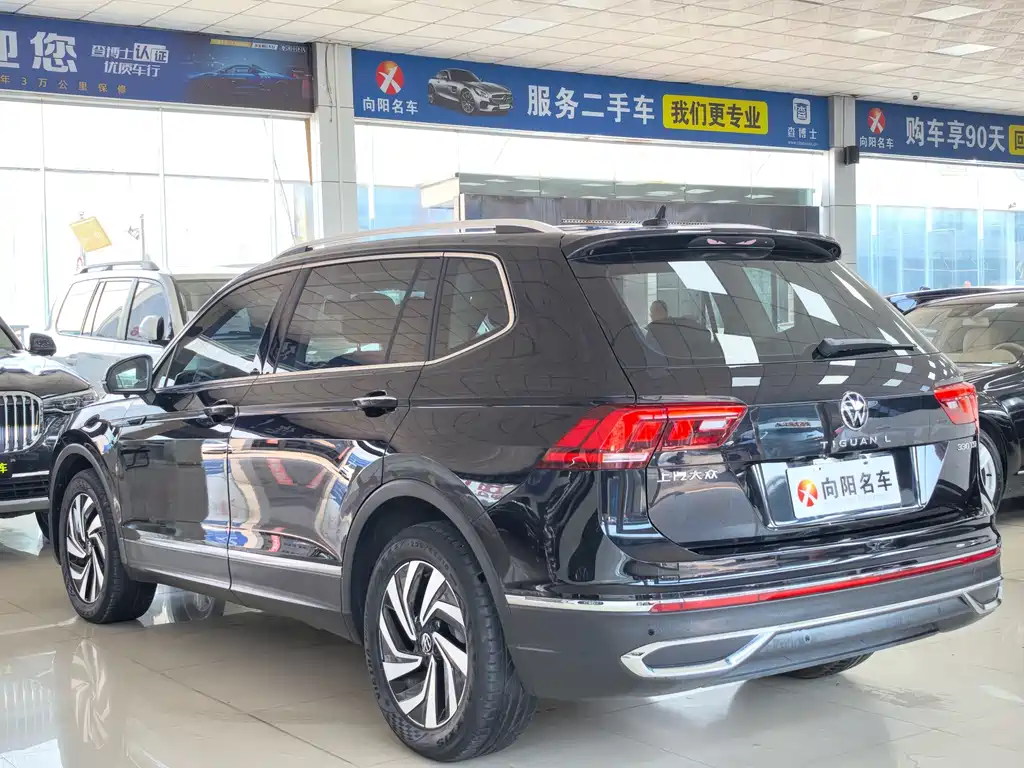 Volkswagen Tiguan L — фото 5