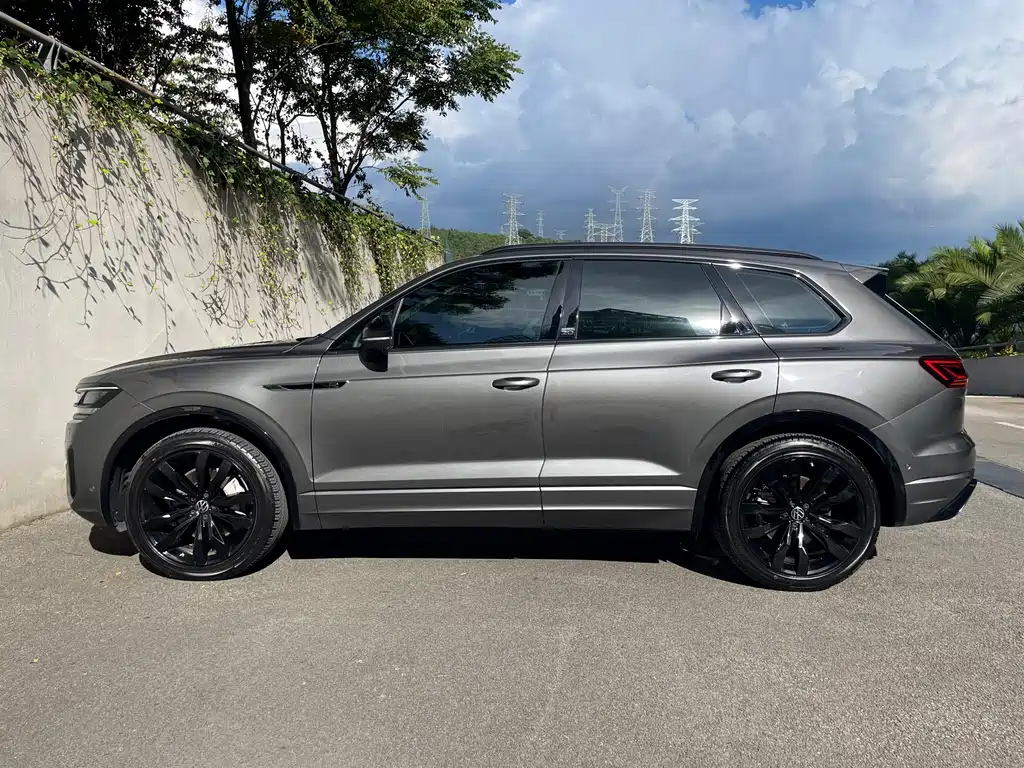 Volkswagen Touareg — фото 4