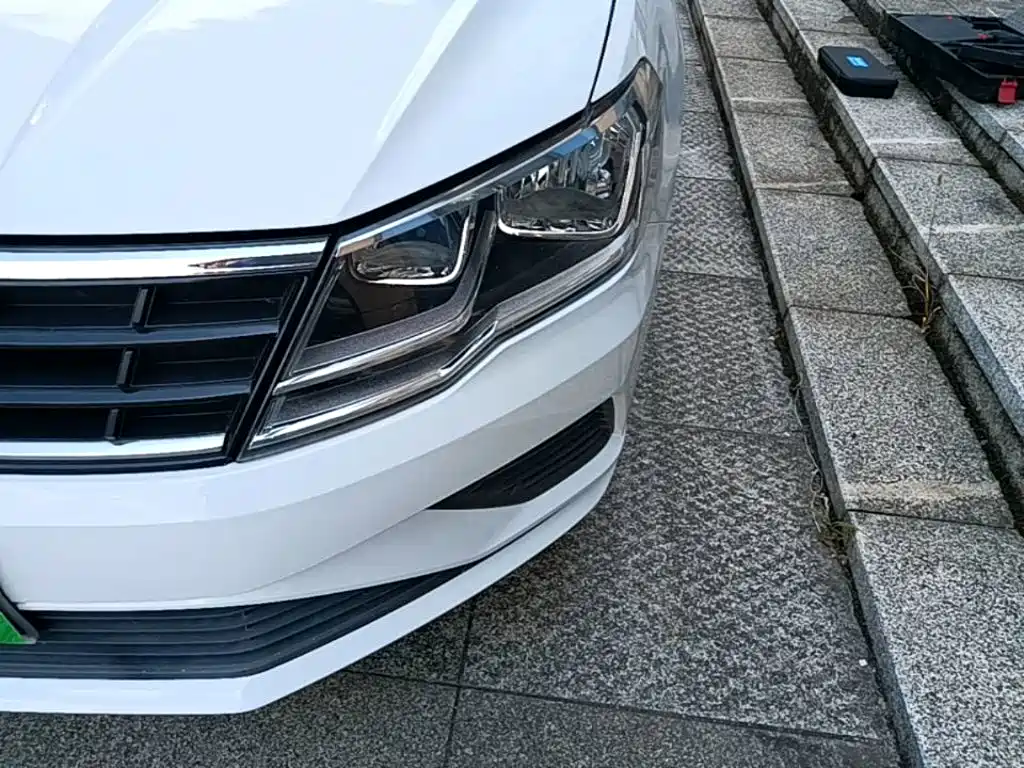 Volkswagen Jetta — фото 24
