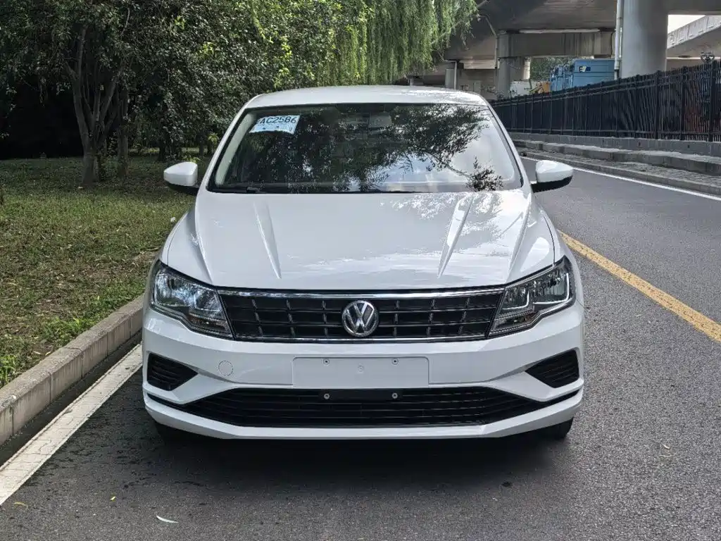 Volkswagen Jetta — фото 3
