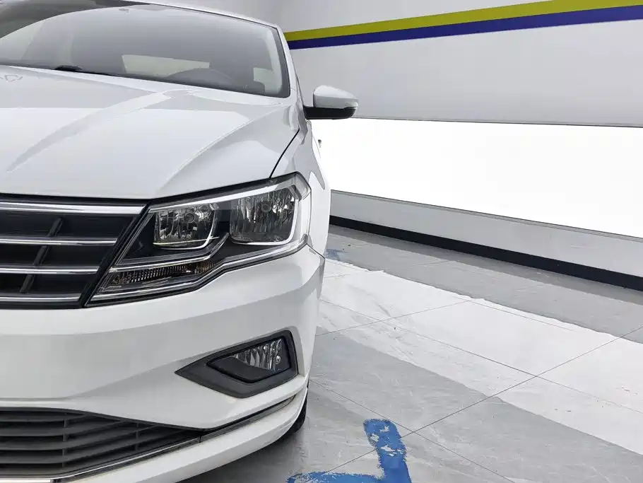 Volkswagen Jetta — фото 5