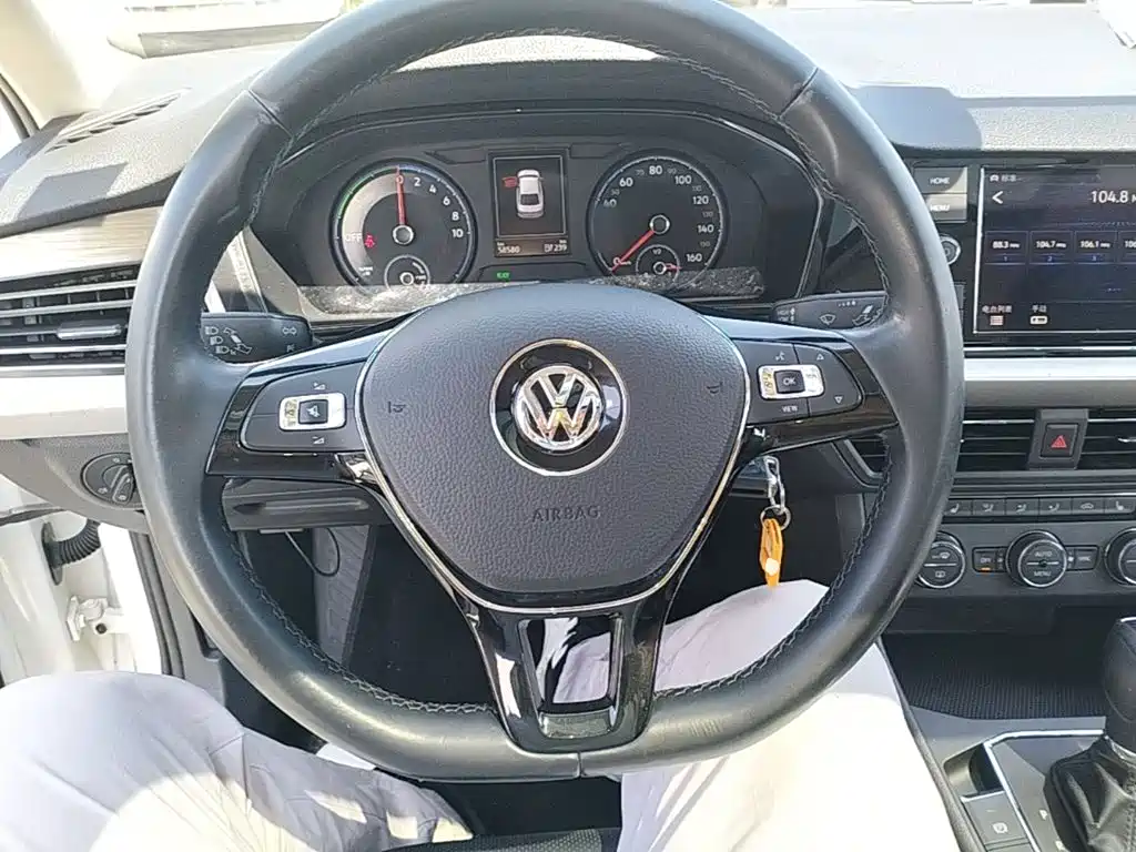 Volkswagen Lavida Pure Electric — фото 11