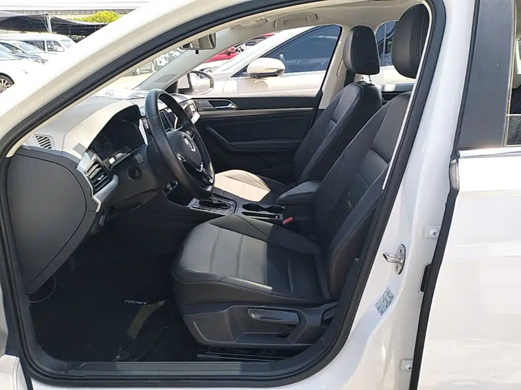 Volkswagen Lavida Pure Electric — фото 15