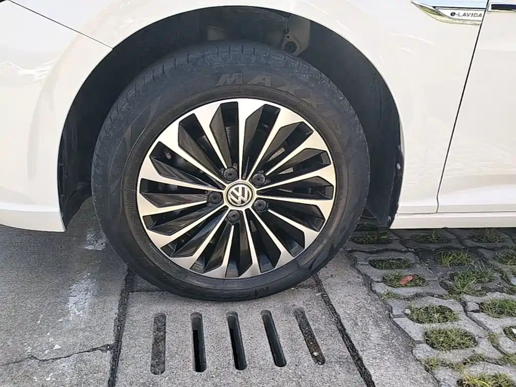 Volkswagen Lavida Pure Electric — фото 23
