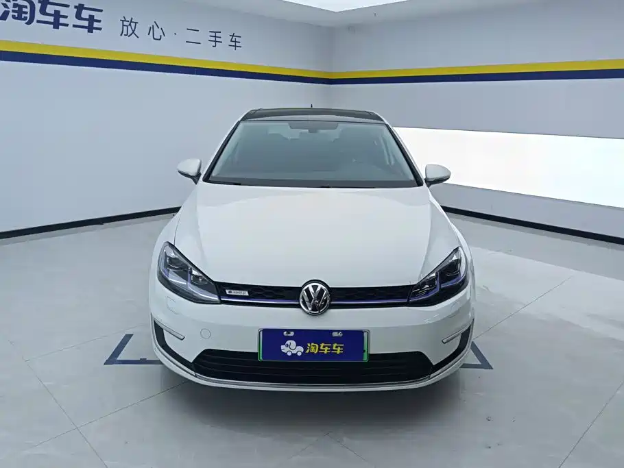 Volkswagen Golf EV — фото 2