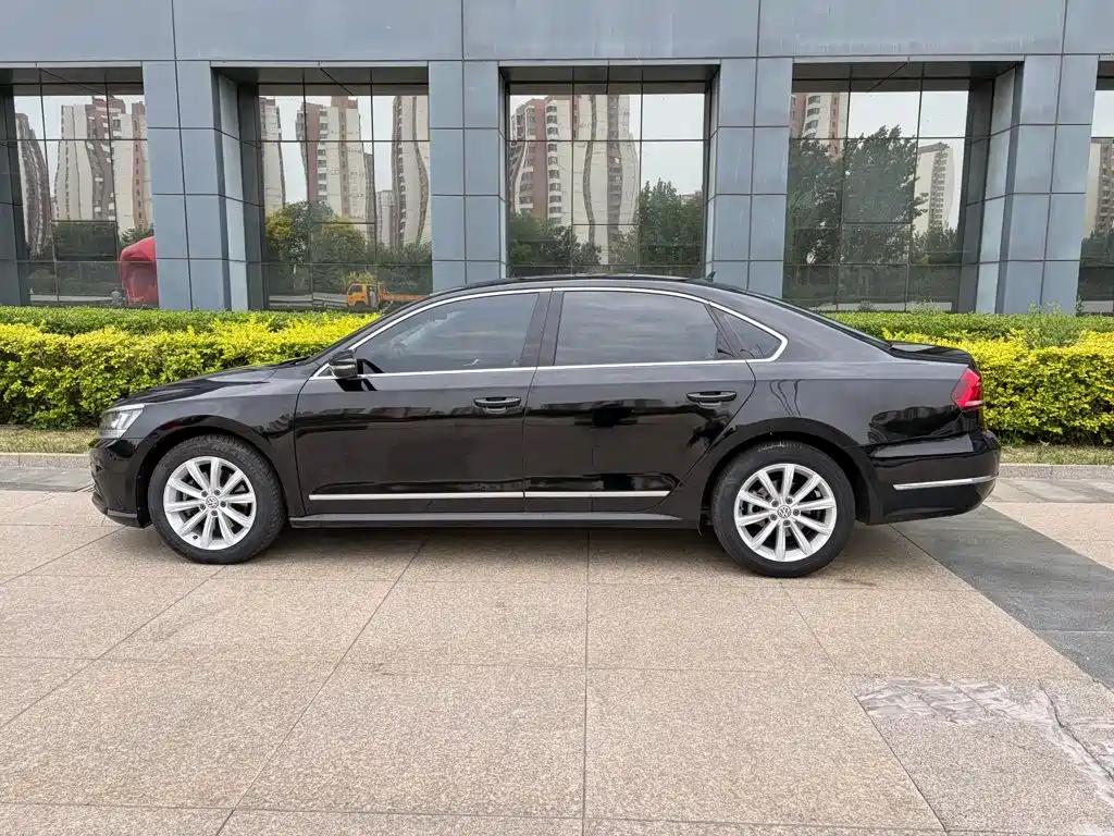 Volkswagen Passat — фото 4