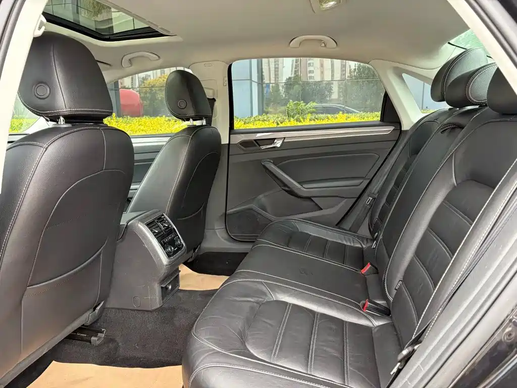 Volkswagen Passat — фото 8