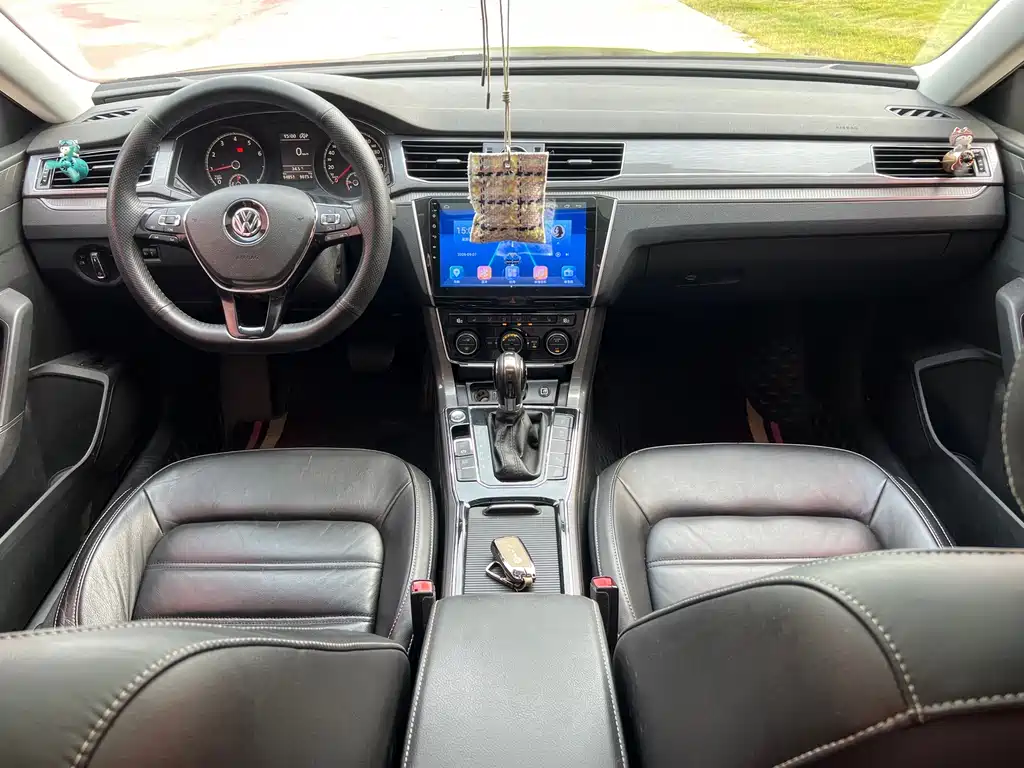Volkswagen Passat — фото 11