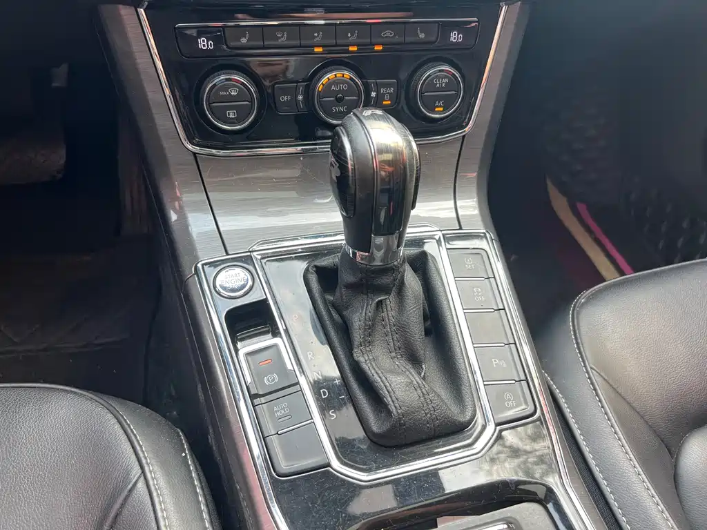 Volkswagen Passat — фото 13