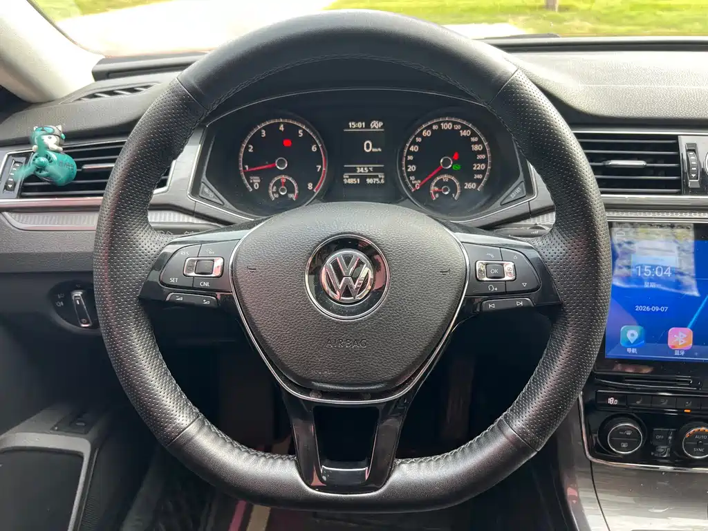 Volkswagen Passat — фото 14