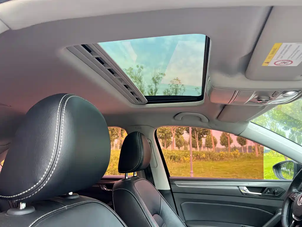 Volkswagen Passat — фото 17