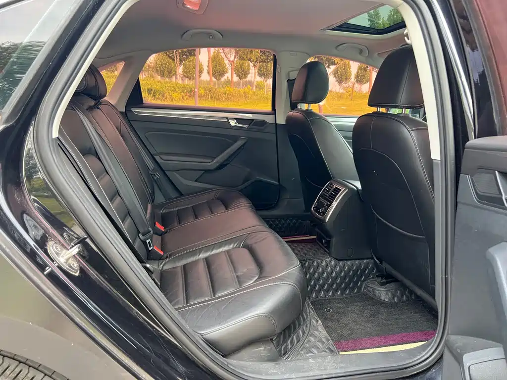 Volkswagen Passat — фото 18