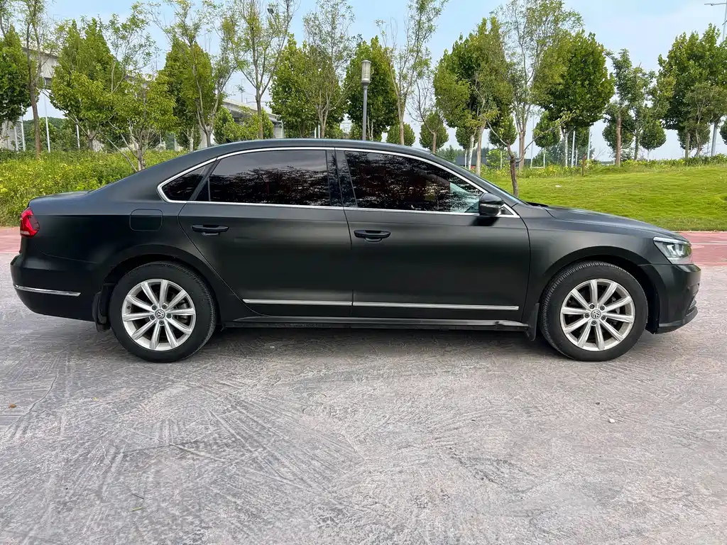 Volkswagen Passat — фото 6