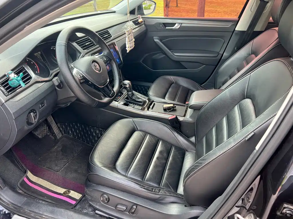 Volkswagen Passat — фото 10