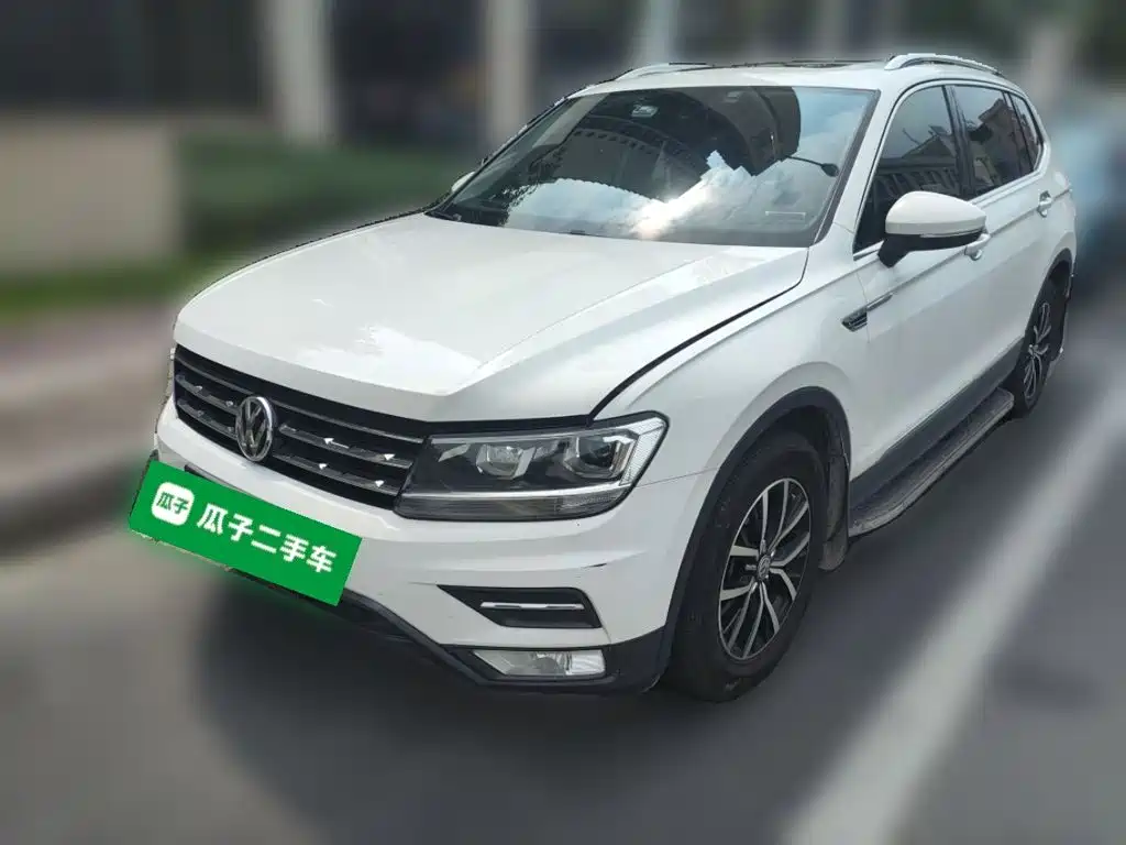 Volkswagen Tiguan L — фото 2