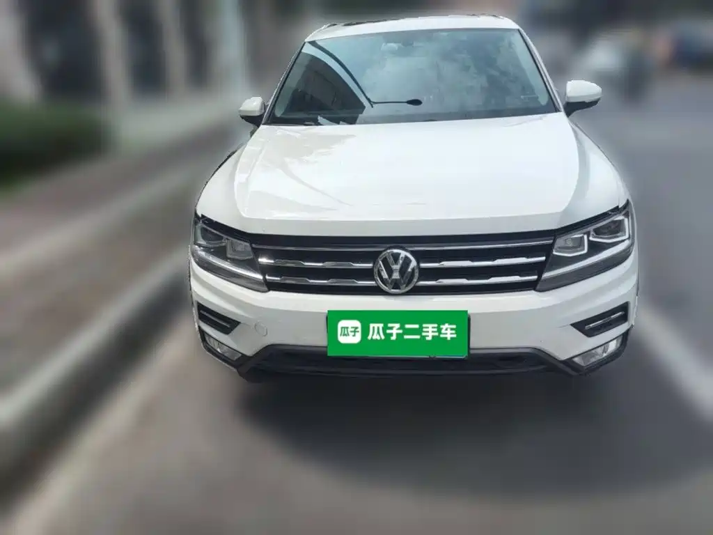 Volkswagen Tiguan L — фото 23