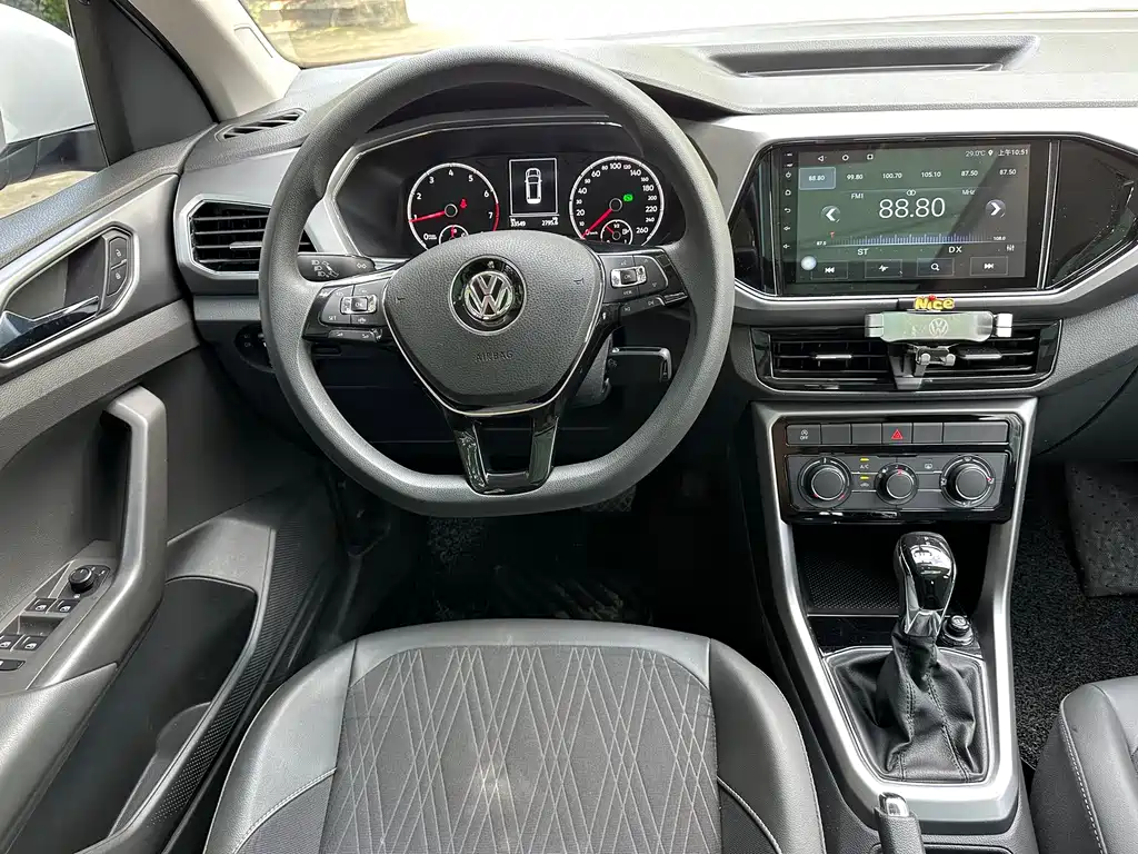 Volkswagen T-Cross — фото 6