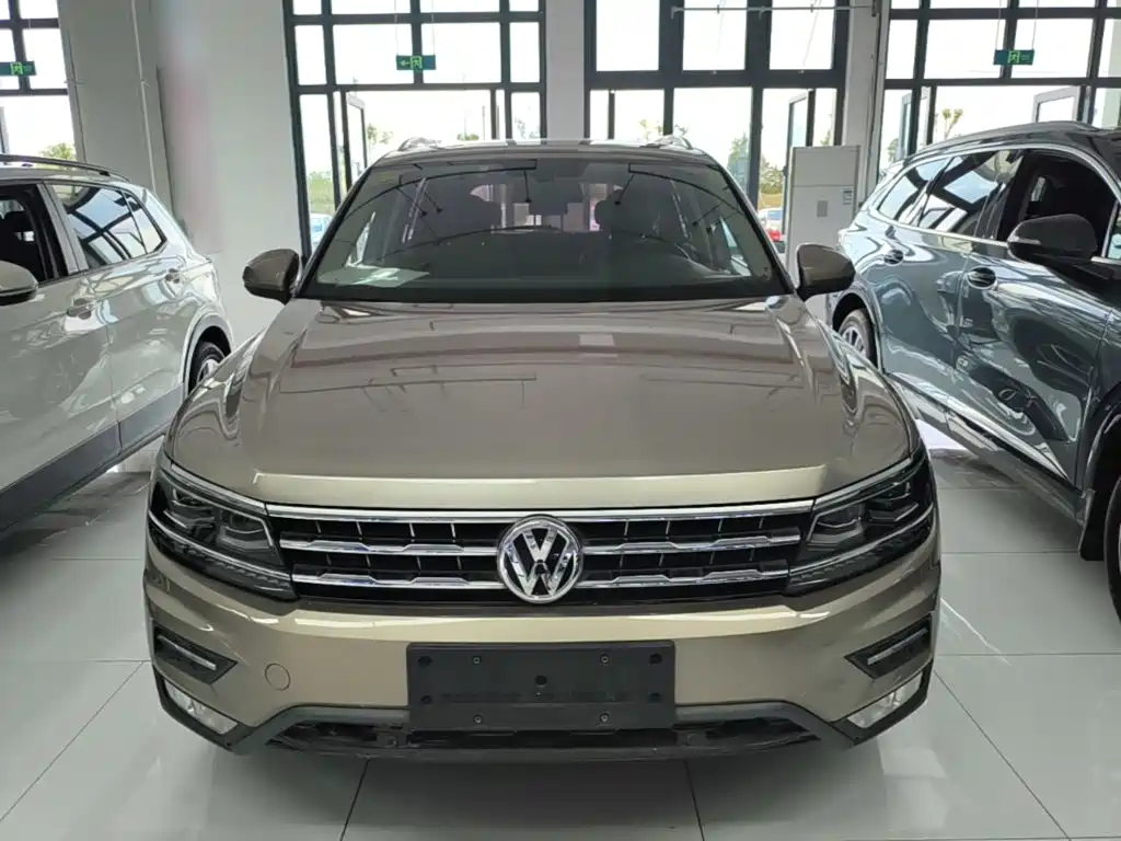 Volkswagen Tiguan L — фото 3