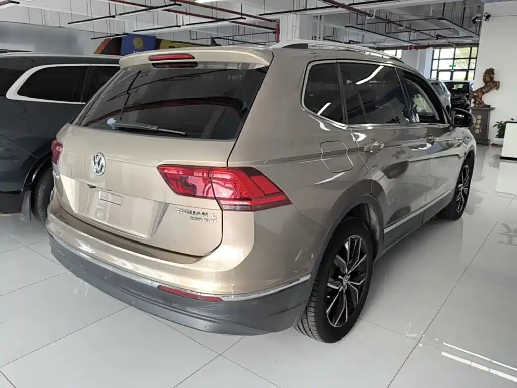 Volkswagen Tiguan L — фото 7