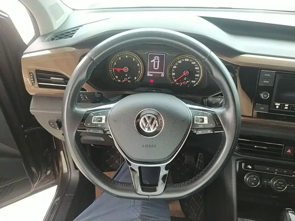 Volkswagen Tharu — фото 7