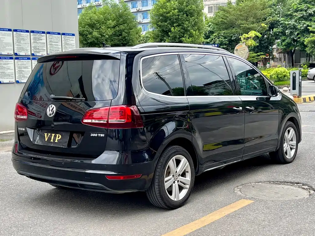 Volkswagen Sharan — фото 7