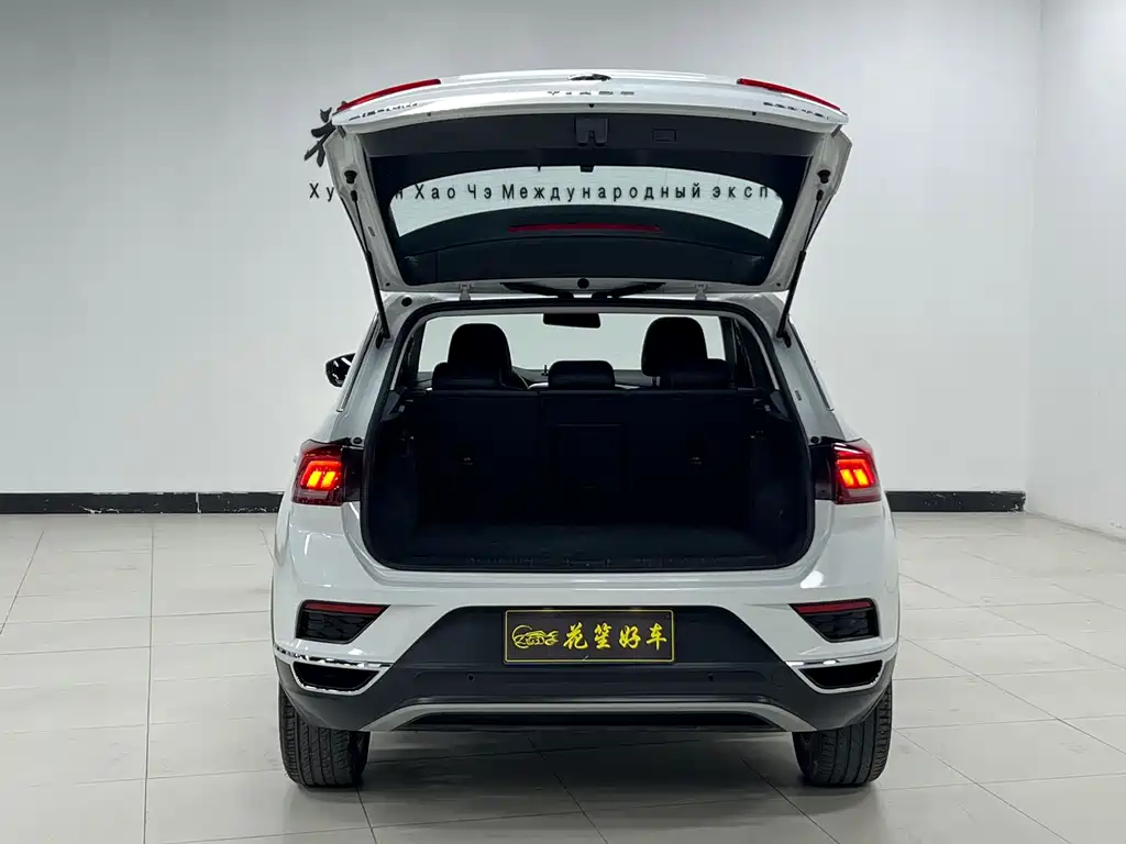 Volkswagen T-Roc — фото 19