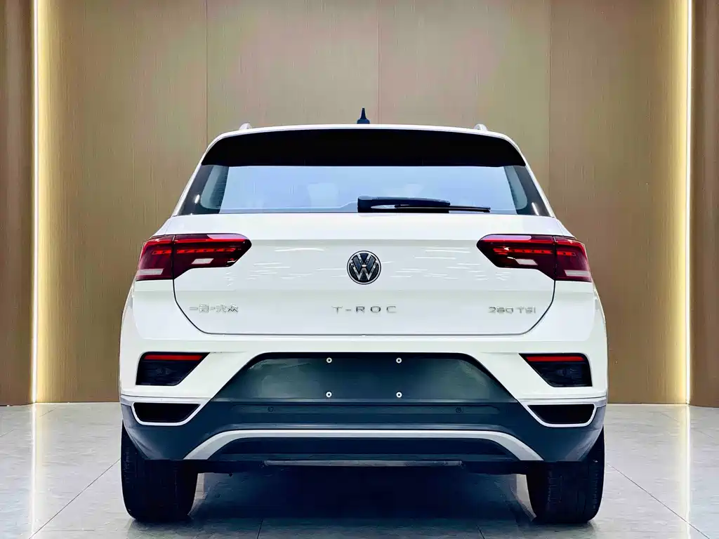 Volkswagen T-Roc — фото 4