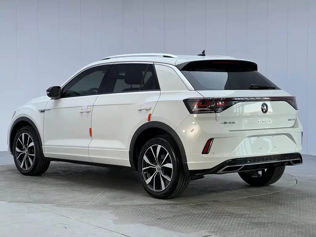 Volkswagen T-Roc — фото 25
