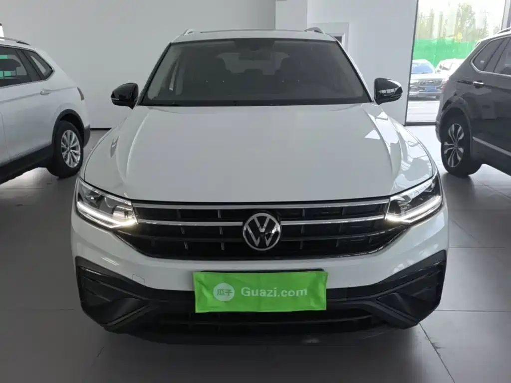 Volkswagen Tiguan L — фото 3