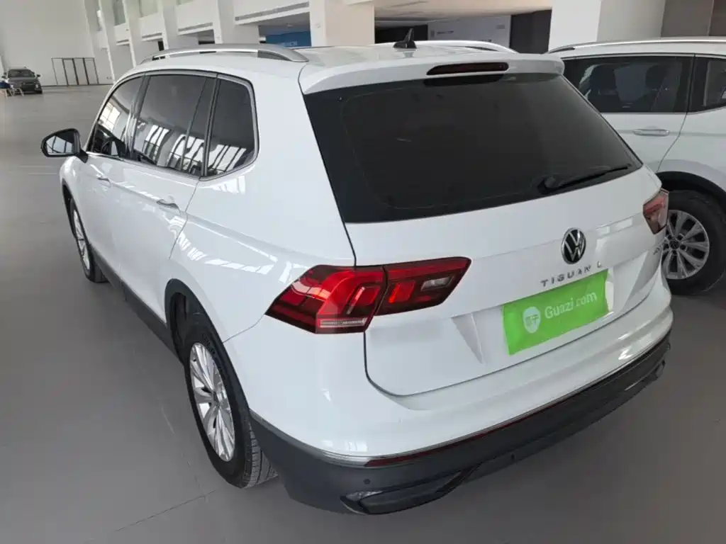 Volkswagen Tiguan L — фото 5
