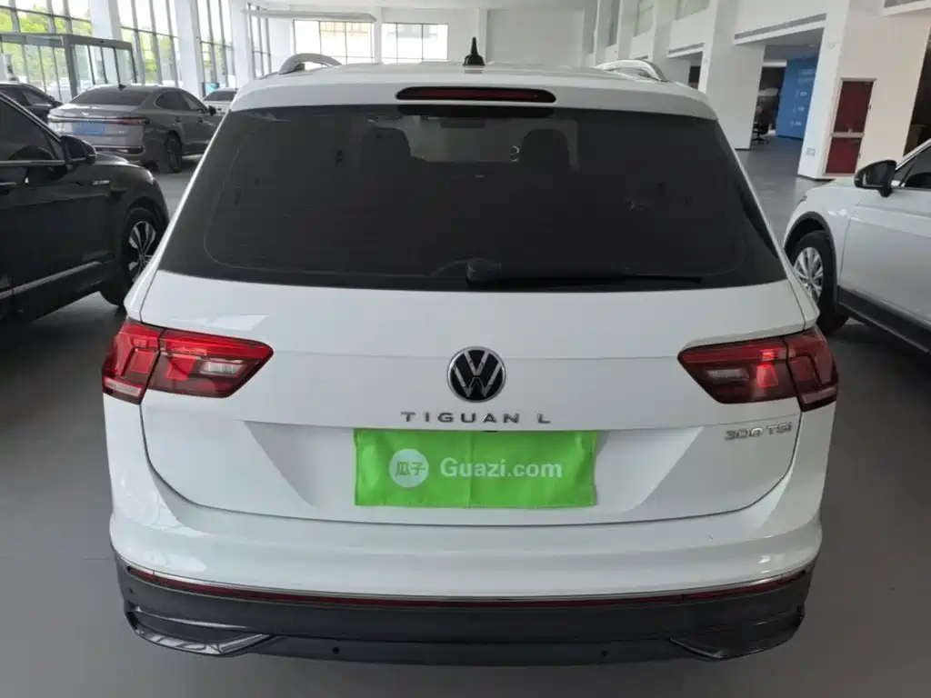 Volkswagen Tiguan L — фото 6
