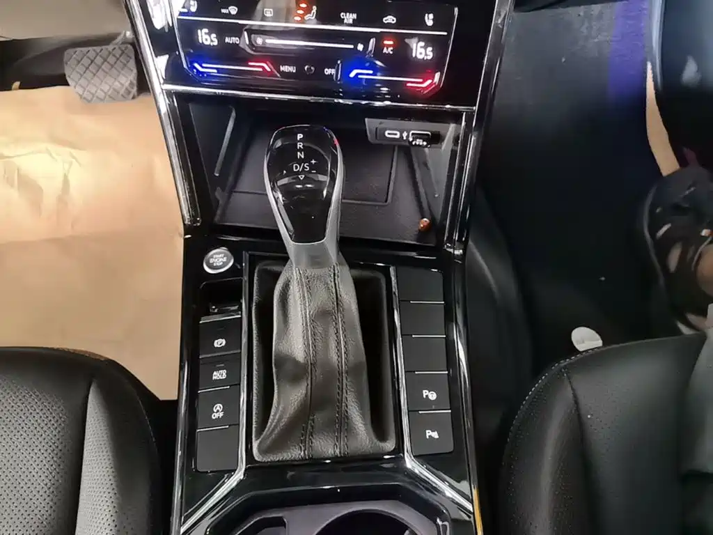 Volkswagen Passat — фото 14