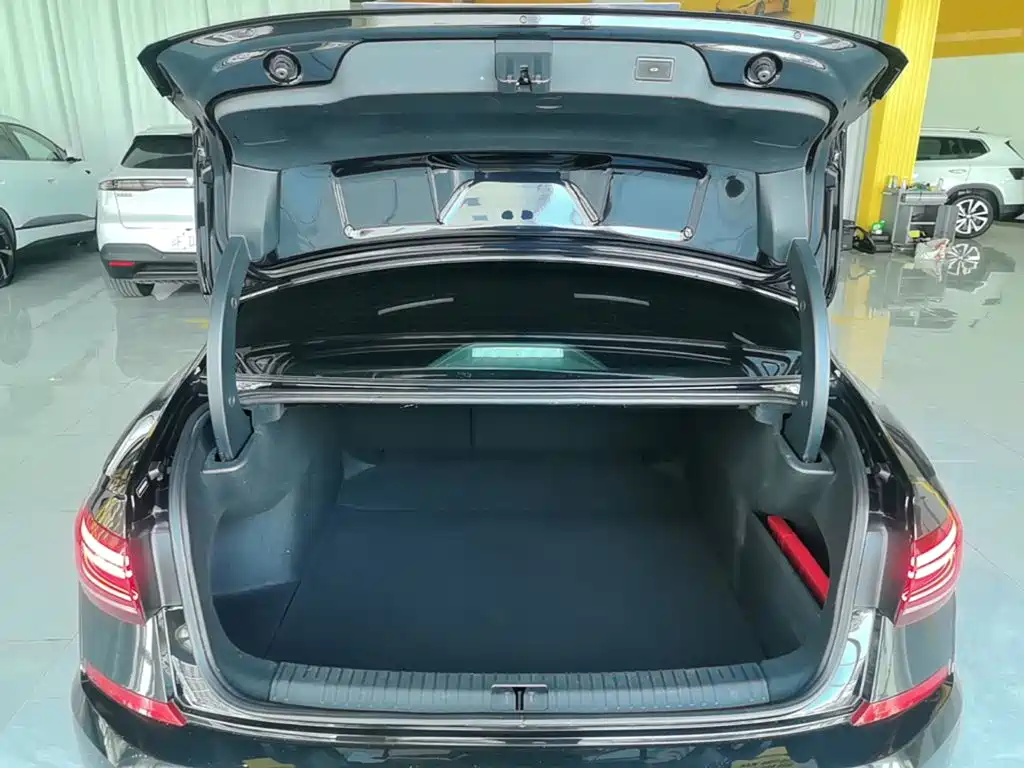 Volkswagen Passat — фото 19
