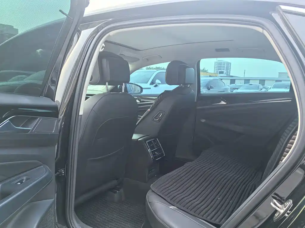 Volkswagen Passat — фото 8