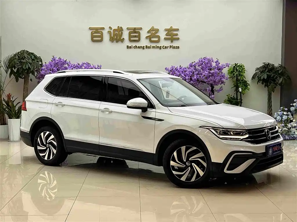 Volkswagen Tiguan L — фото 3