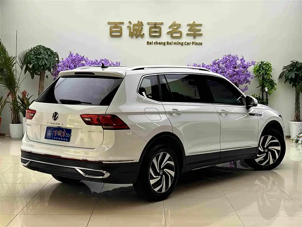 Volkswagen Tiguan L — фото 5