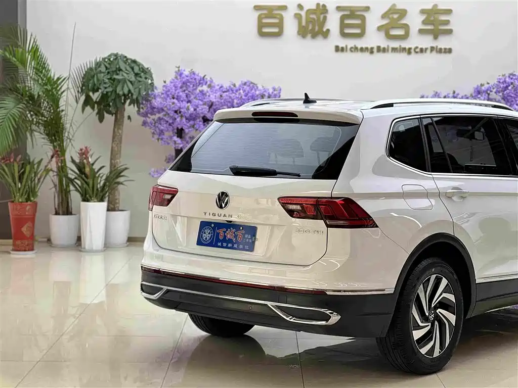 Volkswagen Tiguan L — фото 6