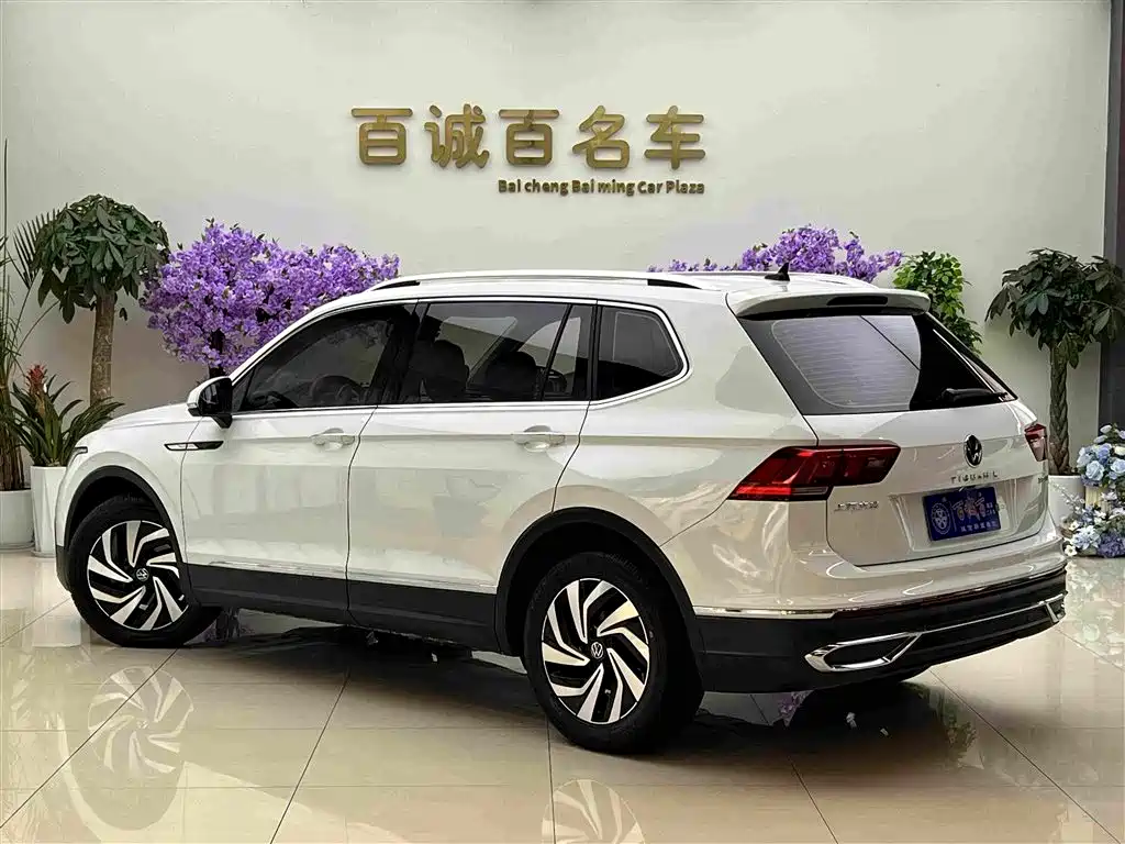 Volkswagen Tiguan L — фото 7