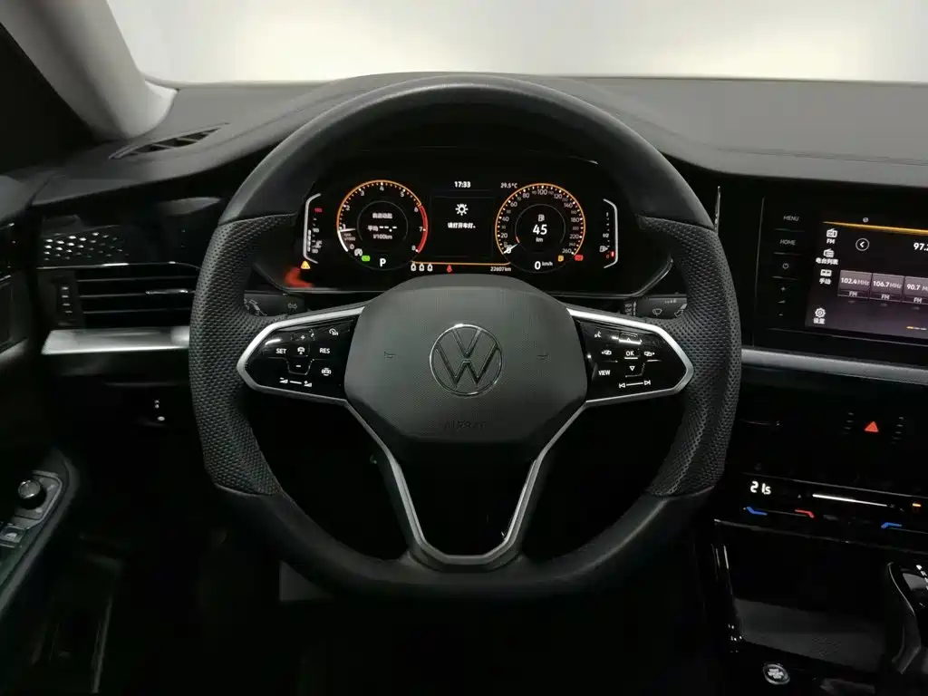 Volkswagen Passat — фото 11