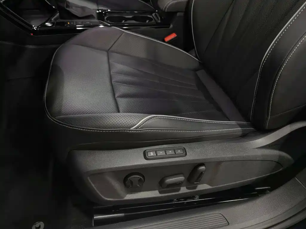 Volkswagen Passat — фото 20