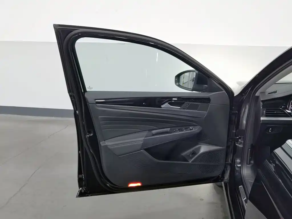 Volkswagen Passat — фото 8