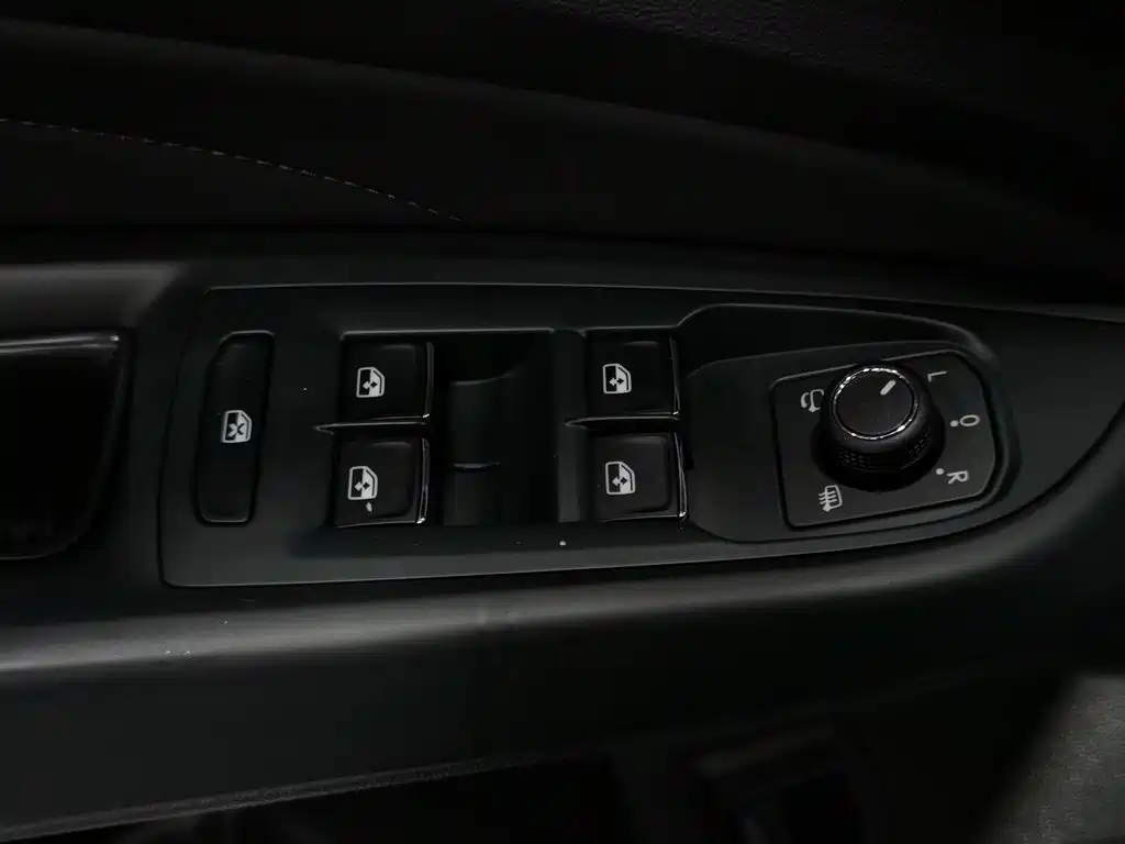Volkswagen Passat — фото 9