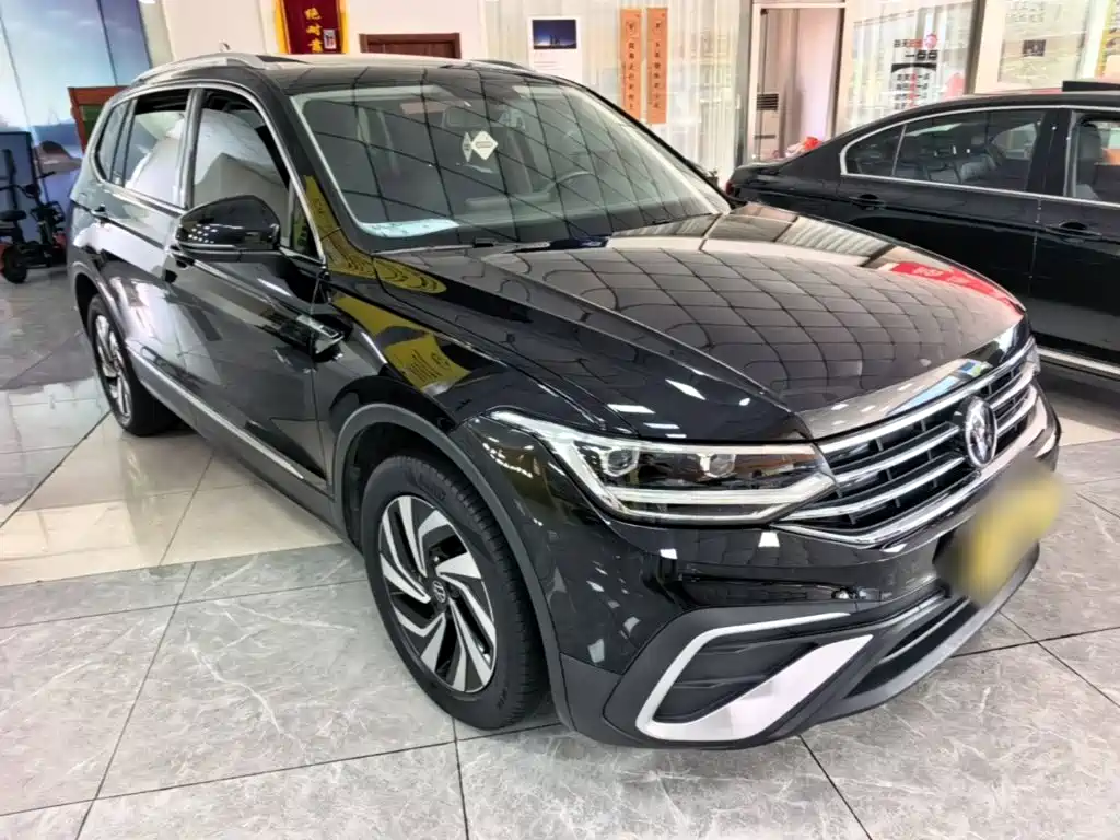 Volkswagen Tiguan L — фото 4