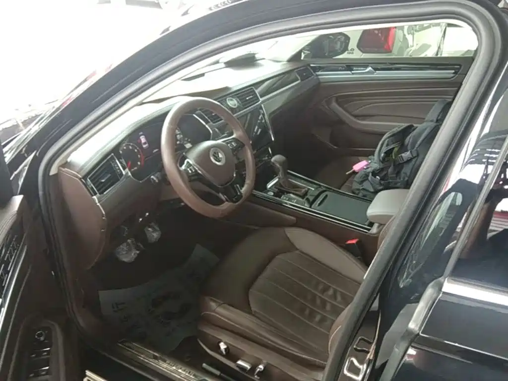 Volkswagen Phideon — фото 13