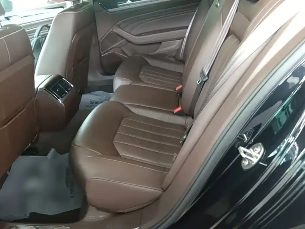Volkswagen Phideon — фото 14