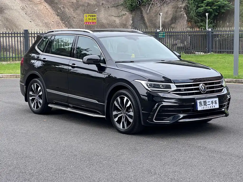 Volkswagen Tiguan L — фото 2