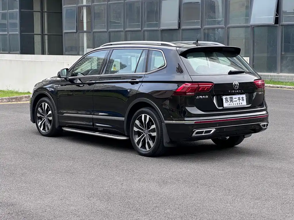 Volkswagen Tiguan L — фото 11