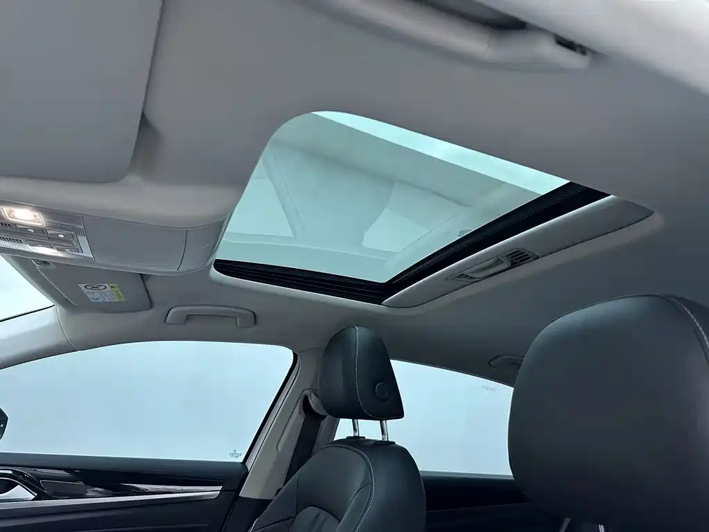 Volkswagen Passat — фото 16