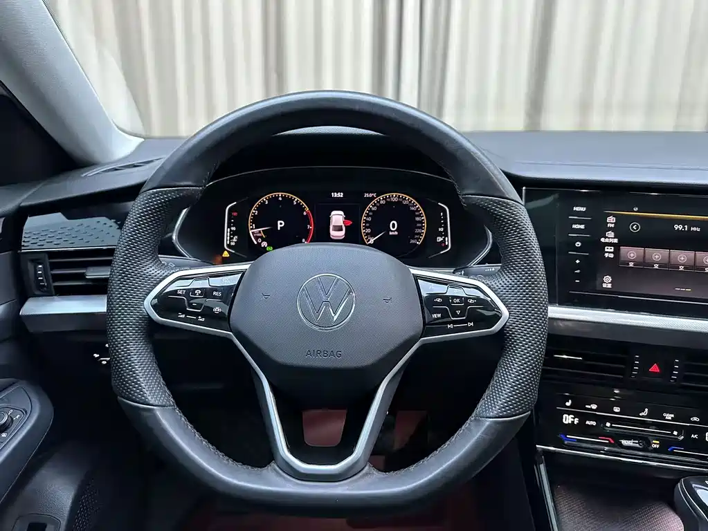 Volkswagen Passat — фото 18