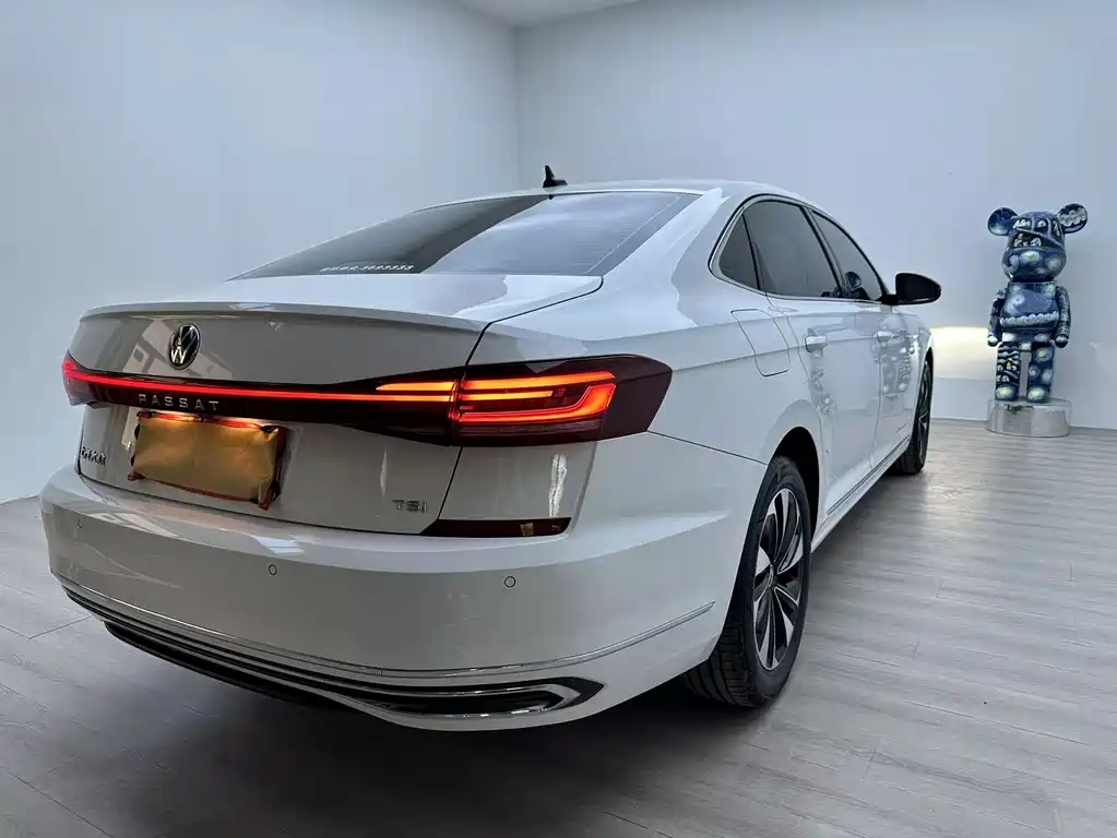 Volkswagen Passat — фото 5
